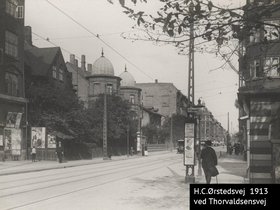 H.C. Ørsteds Vej mellem Amalievej og Thorvaldsensvej 1913.jpg